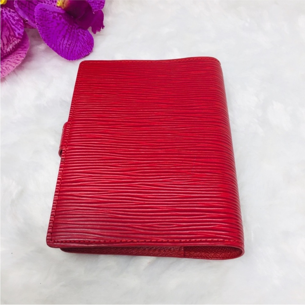 Louis Vuitton Mini Notebook 😍 - Picture 2 of 7